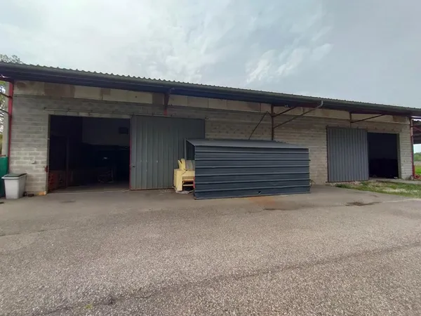 3 BATIMENTS POUR ARTISANS 1000 m² Vayres