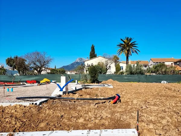 Terrain 325 m² La Crau