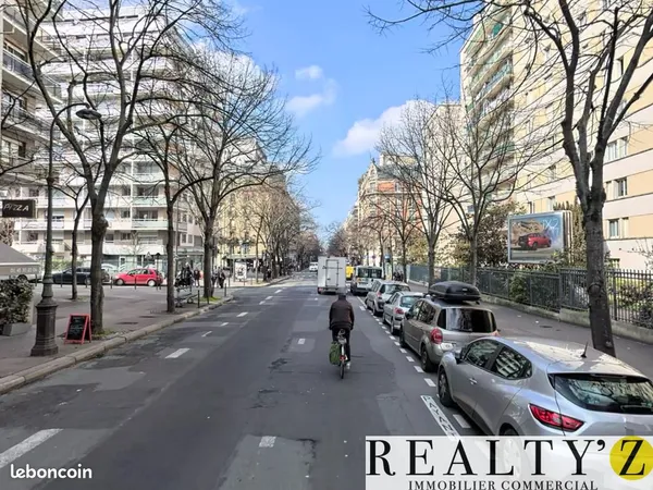 Local commercial 370 m²