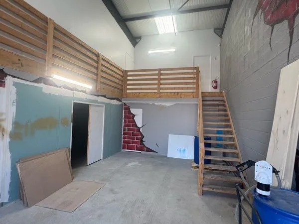 Dépôt 250 m2 betheny