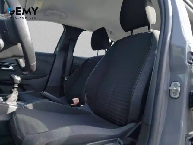 Peugeot 208 puretech 100 s&amp;s bvm6 — photo 9