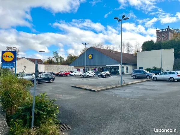 A LOUER - Local commercial Joinville