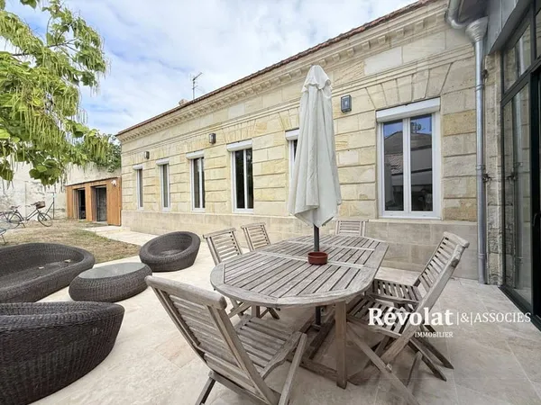 Maison de plain-pied 5 pièces 181 m²