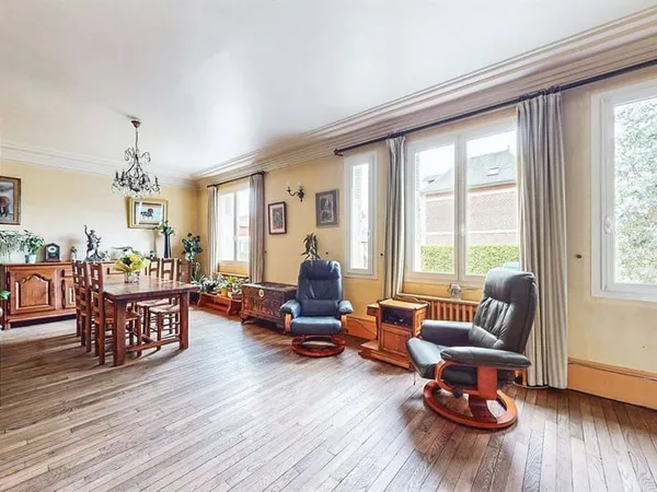 Maison 8 pièces 209 m²