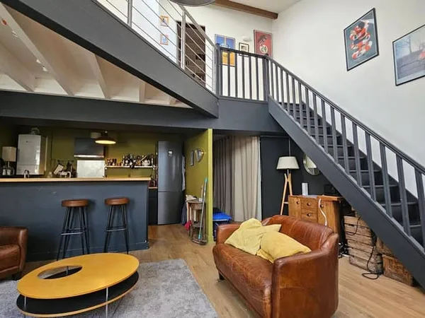 Loft 3 pièces 77 m²