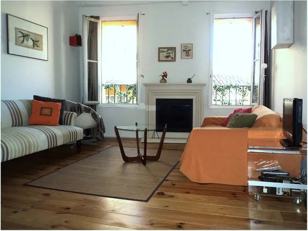 Particulier vend Charmant 2 P style loft lumineux et calme dans Vieux Nice proche pl. St François/Co