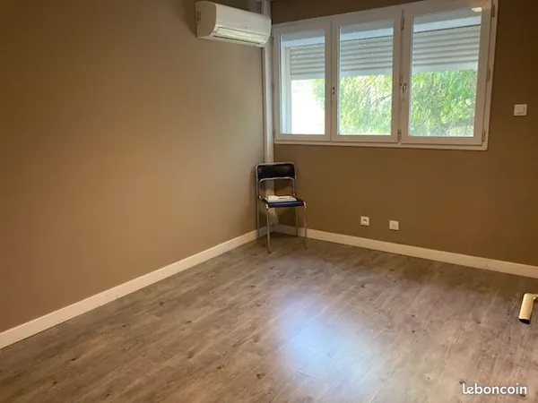 Bureau de 13 m²