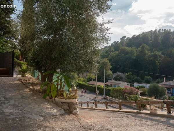 Location jusqu'en juin superbe 2p avec grande terrasse