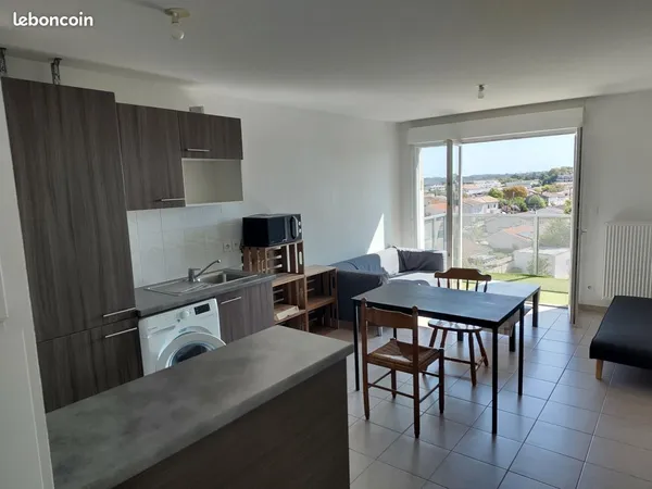 T2 45 m² avec balcon, vue dégagée, parking - Tram au pied