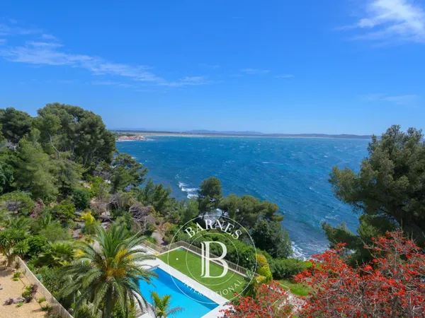 CARQUEIRANNE - APPARTEMENT D'EXCEPTION FACE A LA MER - 3 SUITES - PISCINE