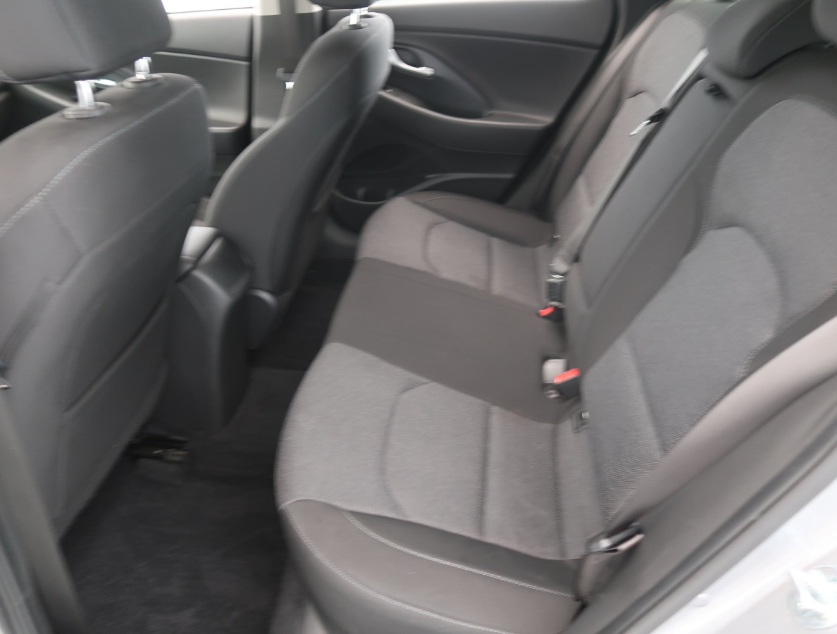 Hyundai i30 — photo 12