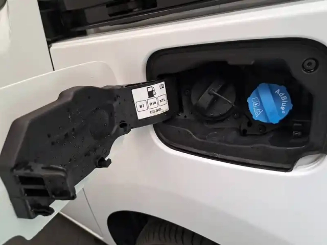 Renault Kangoo blue dci 80 — photo 21