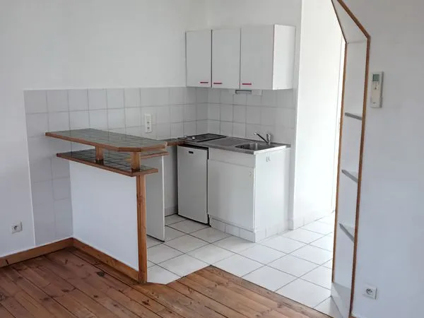 Appartement, IDEAL Etudiant/personne seule à 70 mètres de l'IUT, Climatisé et peintures neuves