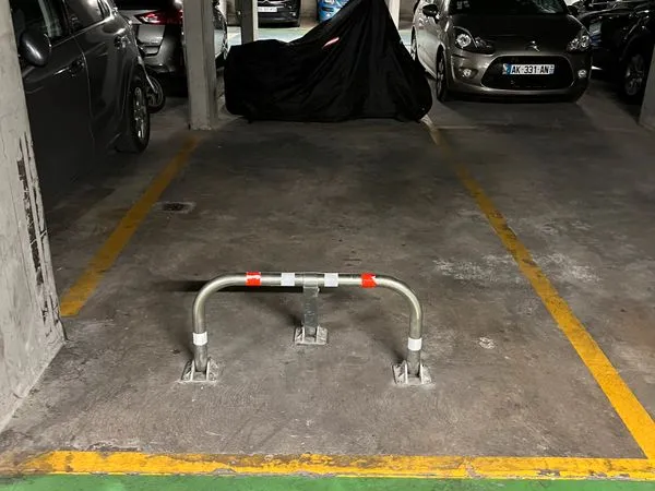 Emplacement de parking sécurisé en sous sol