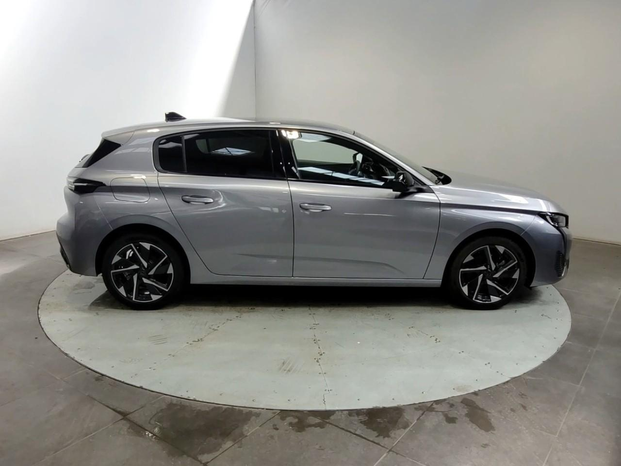 Peugeot 308 hybrid 145 e-dcs6 allure — photo 6