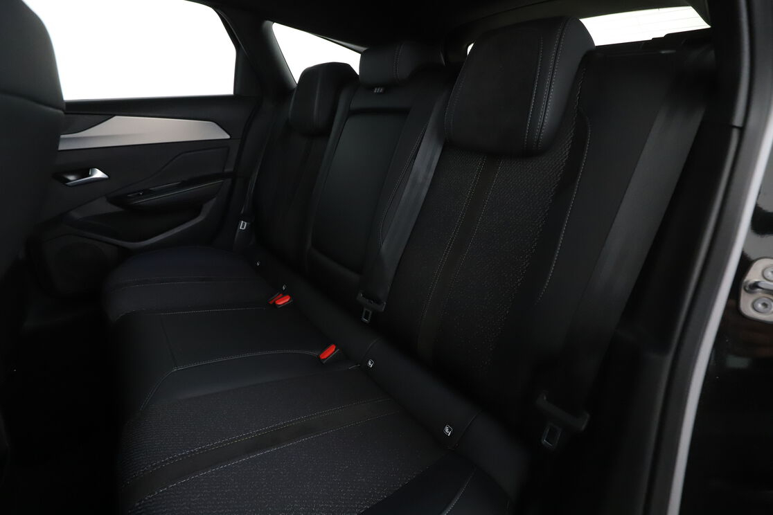 Peugeot 308 SW 1.5 Blue-HDi GT EAT8 — photo 16
