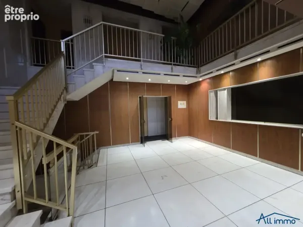 Commerce 48 m²