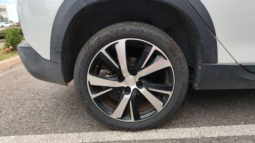 Peugeot 2008 1.2 PureTech 130 EAT6 - GT Line – 2019 – 48133 km – Essence – Boîte Automatique — photo 25