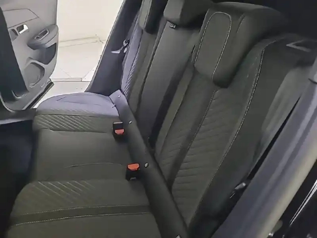Peugeot 2008 hybrid 145 e-dcs6 — photo 69