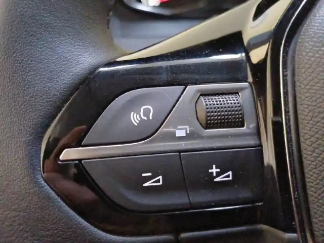 Peugeot 208 puretech 75 s&amp;s bvm5 — photo 57