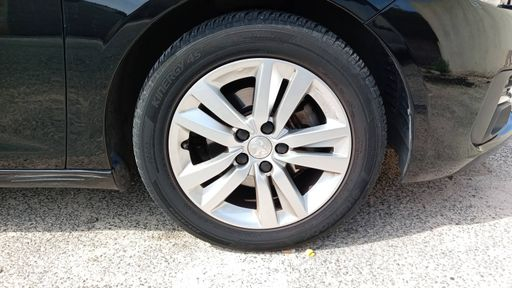 Peugeot 308 1.6 BlueHDi 120 EAT6 - Active – 2018 – 136051 km – Diesel – Boîte Automatique — photo 12