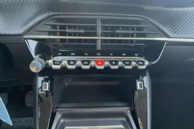 Peugeot 208 puretech 100 s&amp;s bvm6 — photo 18