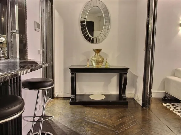 Location meublée- Paris 75116 - 50m²- 1 chambres - Victor Hugo/rue de la Faisanderie