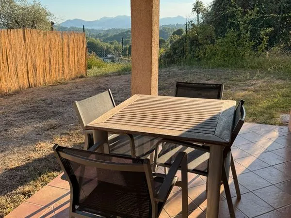 T2 meublé 50 m² - vue mer - terrasse 20 m² - parking - mougins pibonson