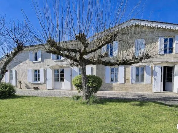 Maison 7 pièces 197 m²