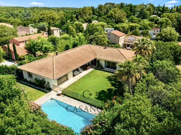 Maison 6 pièces 220 m²