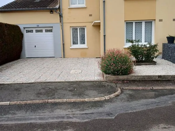 Maison 3 chambres avec grand garage