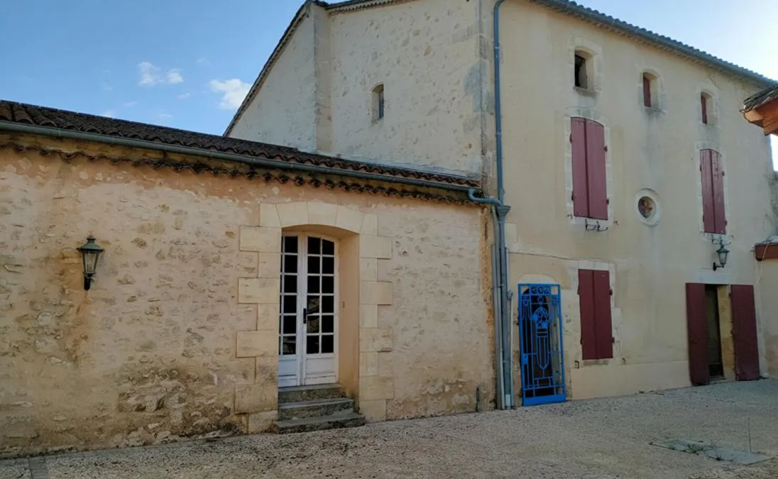 Photo 1