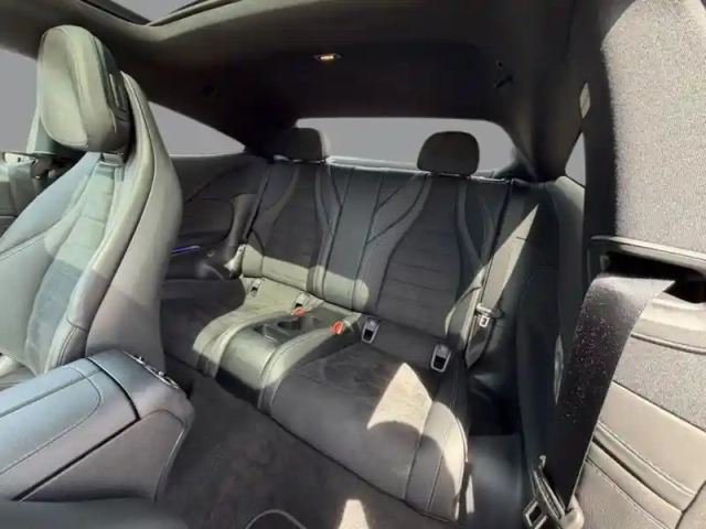 Mercedes Cle 220 d amg line — photo 16