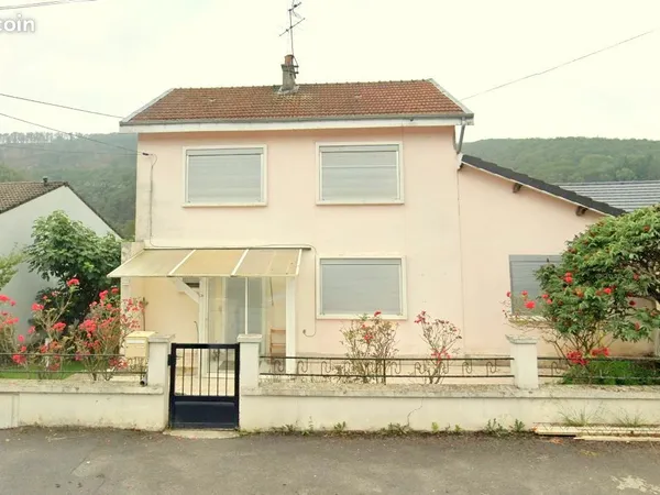 Maison dans les Ardennes avec vue sur la vallée de la Meuse
