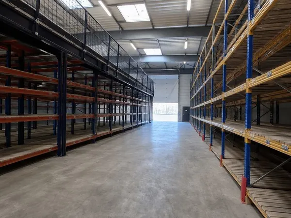 Local commercial 820 m²