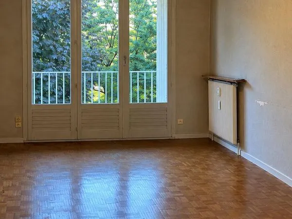 T4 traversant de 72 m2 situé au 2ème étage