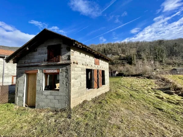 garage transformable exposé plein sud avec potentiel d'agrandissement
