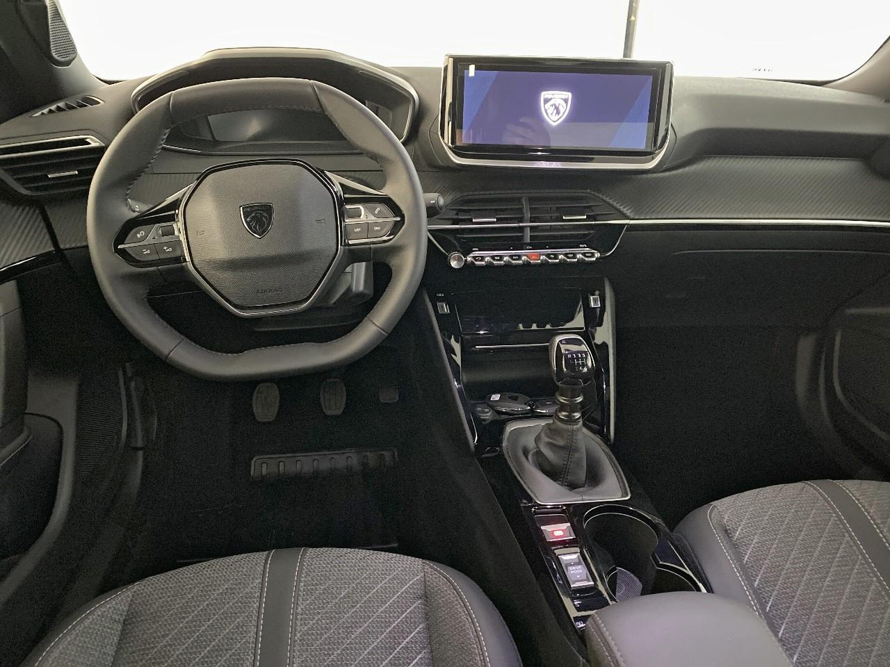 Peugeot 2008 turbo 100 ch bvm6 allure — photo 8