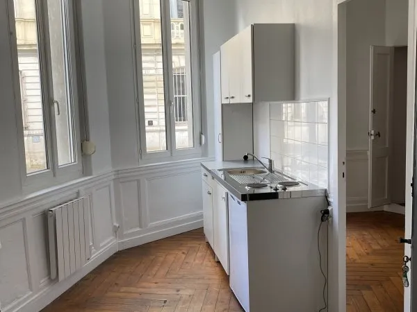 Loue appartement F1 bon état situé Rouen gare