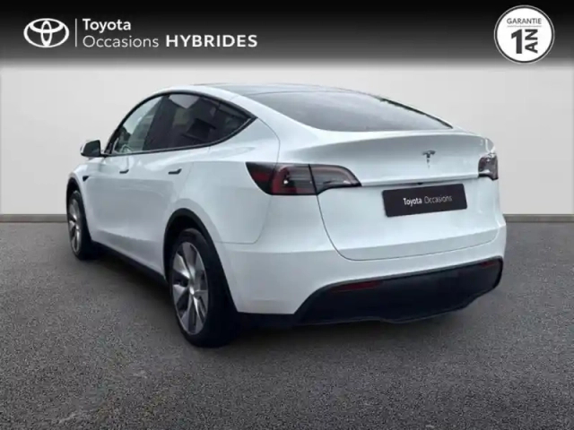 Tesla Model Y standard rwd — photo 3