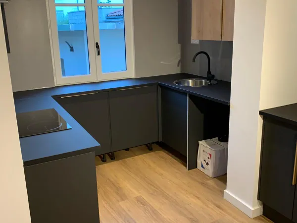Loue chambre 30m² avec sdb privative dans maison en colocation Lyon 8ème