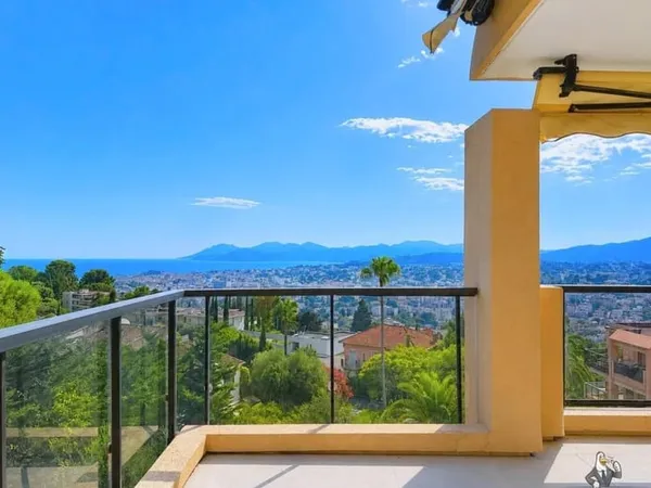APPARTEMENT VUE MER LE CANNET VICTORIA - 4 PIÈCES 107 M² - TERRASSE - PISCINE - GARAGE - CAVE