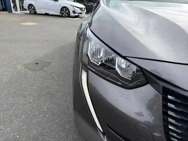 Peugeot 208 puretech 100 s&amp;s bvm6 — photo 16