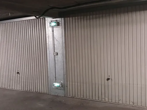 BOX auto dans Résidence calme