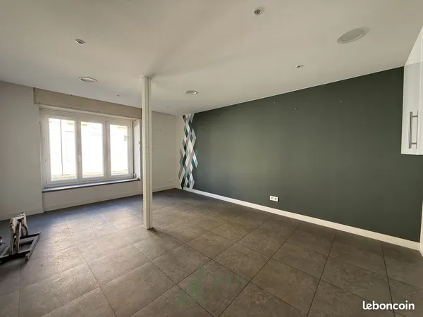Local 150 m² Roanne