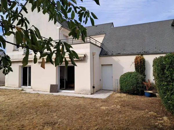 Vends maison récente - 131.47 m² - 5 pièces, 4 chambres - Orléans 45000