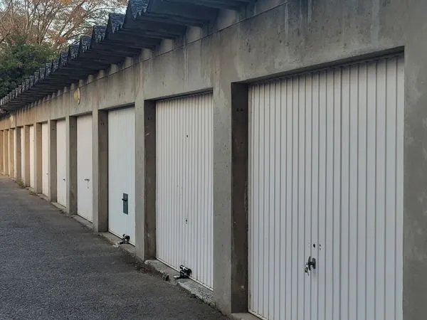 Loue garage Echirolles Village