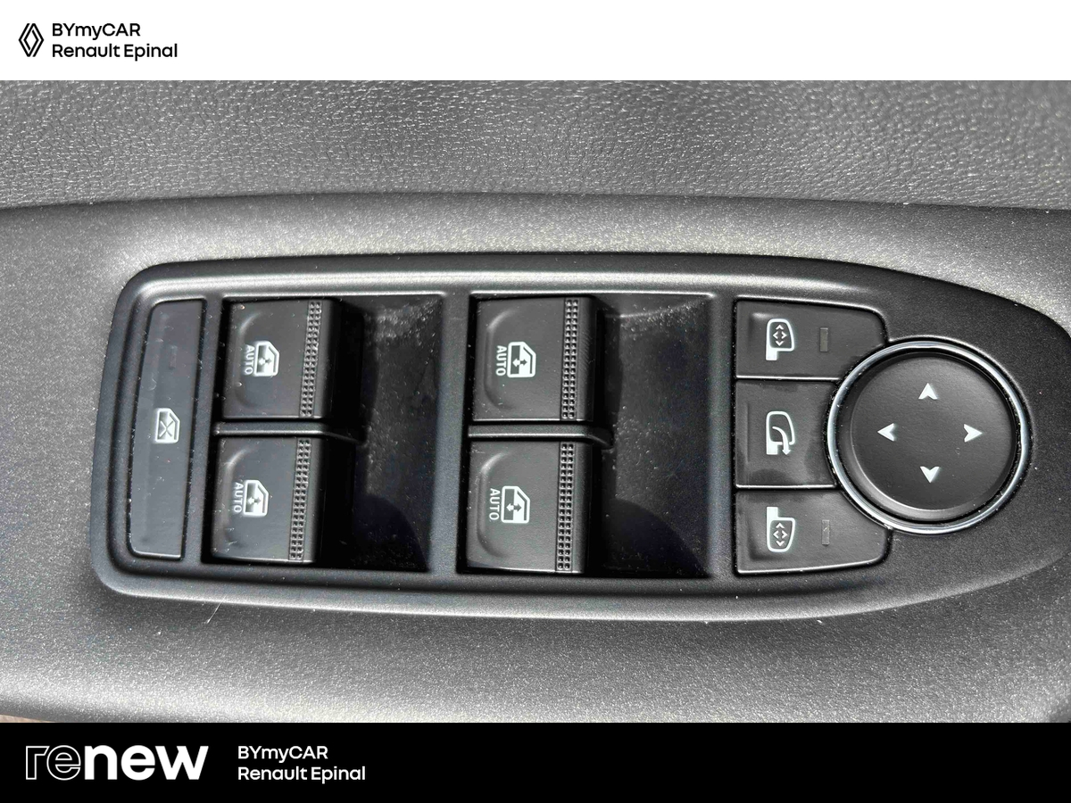 Renault Captur TCe 90 — photo 17