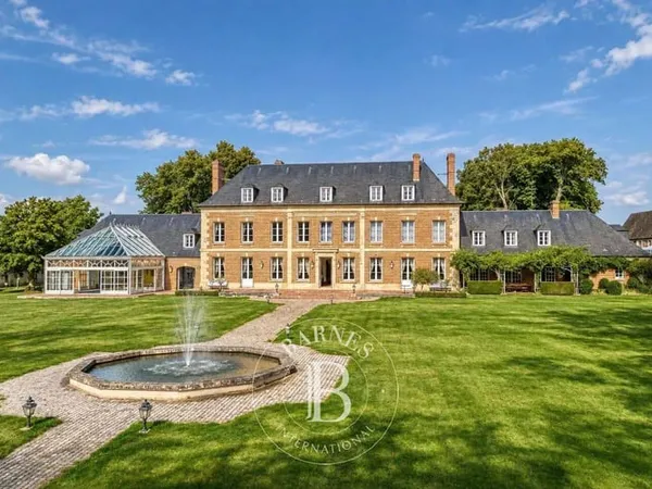 Château 30 pièces 1000 m²