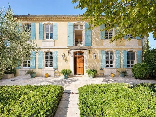 Demeure 8 pièces 300 m²